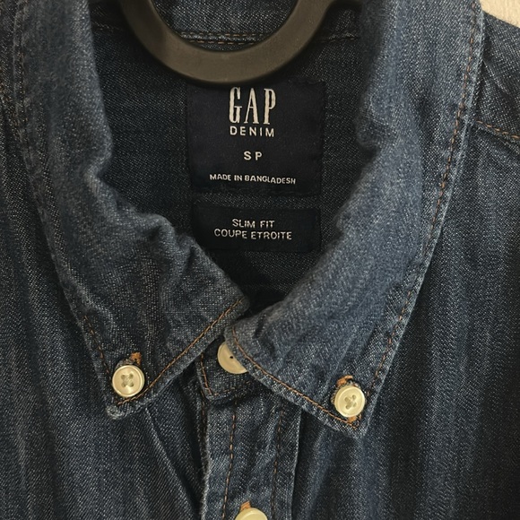 The GAP men’s dark denim Oxford button down shirt size small - Picture 2 of 5